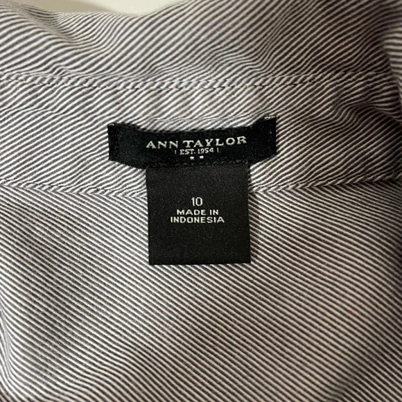 Ann Taylor Factory Gray & White Striped Split Neck Button Down Top 10 Women’s - Picture 10 of 11
